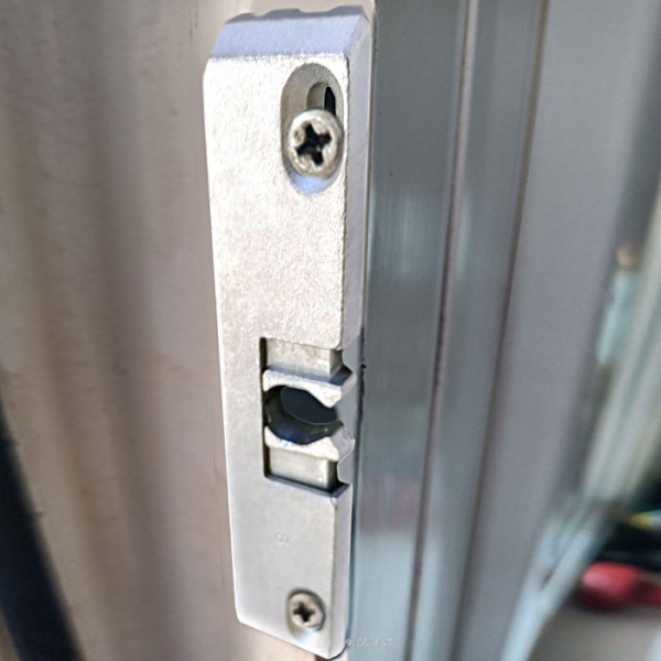 Оконная защелка с цапфой, малая, модель , цвет пол. хром (CP)